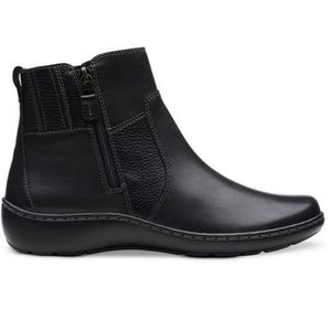Clarks Cora Grace Ankle boot size 6 black color brand new